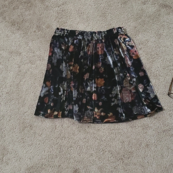 Ecoté m shimmery velvet floral print skirt - Picture 5 of 8